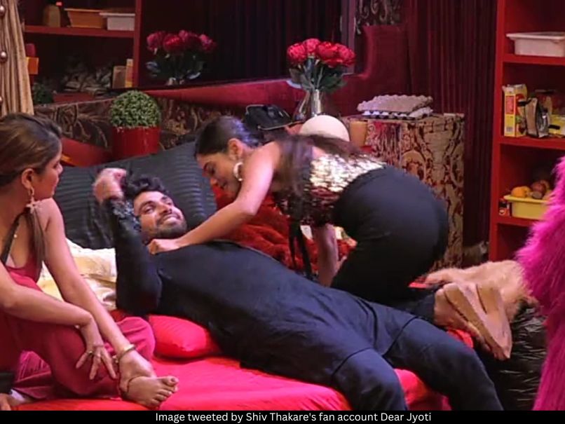 Shiv Thakare, Sreejita De and Archana Gautam