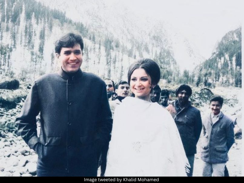 Sharmila Tagore and Rajesh Khanna 