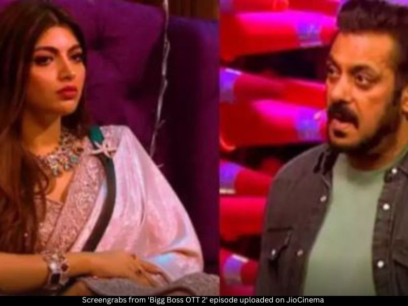 Akanksha Puri and Salman Khan 