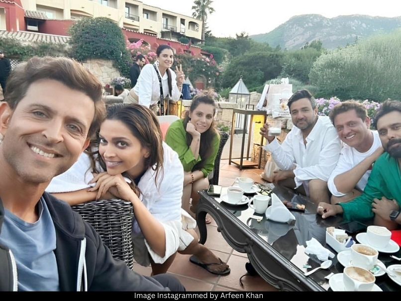 Hrithik Roshan and Deepika Padukone 