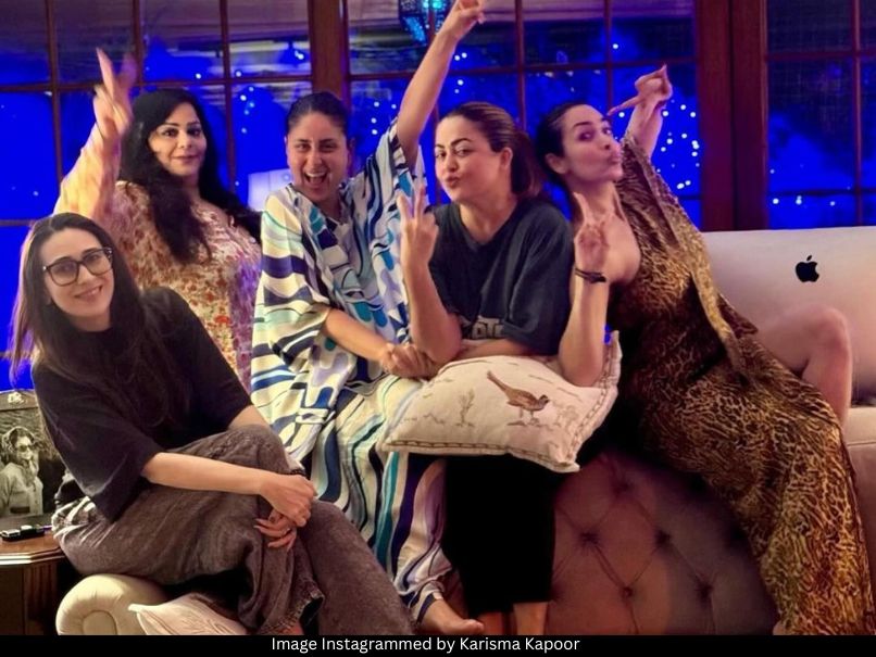 Karisma Kapoor and Kareena Kapoor 