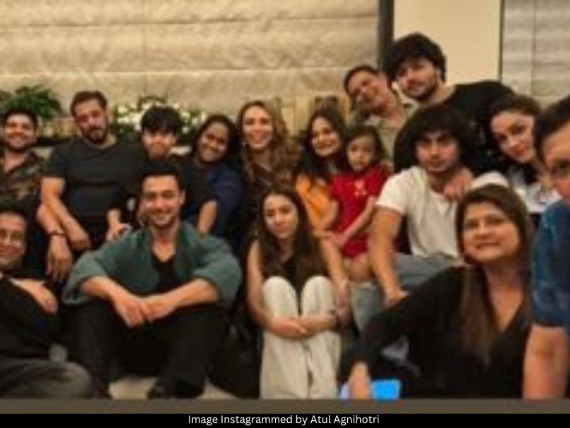 Salman Khan and Iulia Vantur 