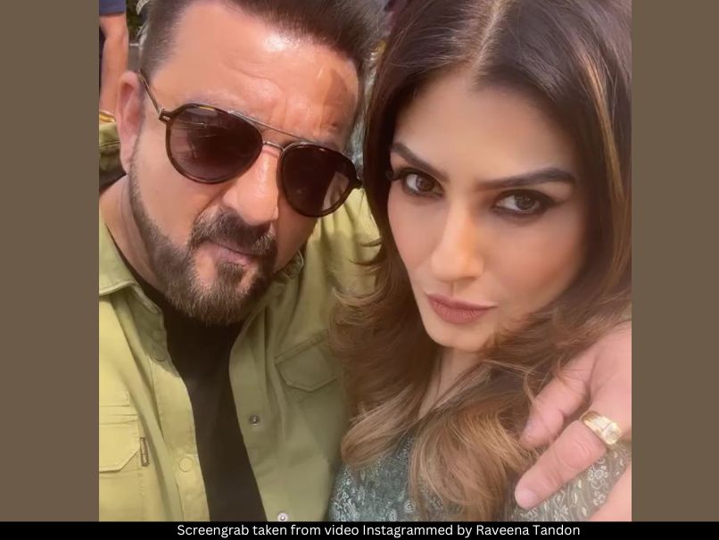 Raveena Tandon and Sanjay Dutt 