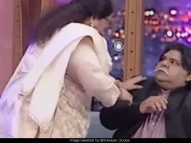 Pakistani singer slaps co-host on live show 