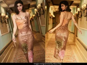 Mouni Roy 