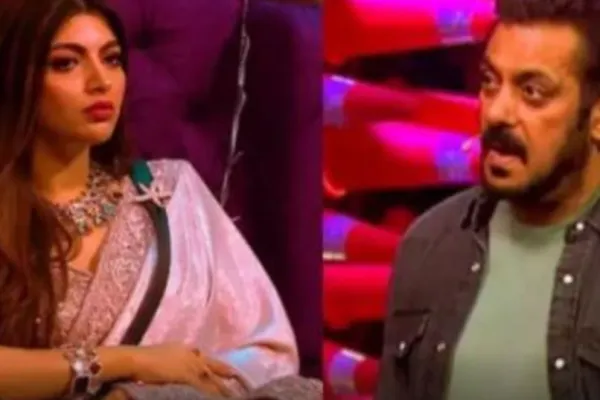 Akanksha Puri and Salman Khan 