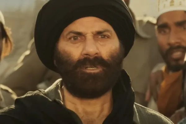 Gadar 2 nears 'Pathaan's collection! 