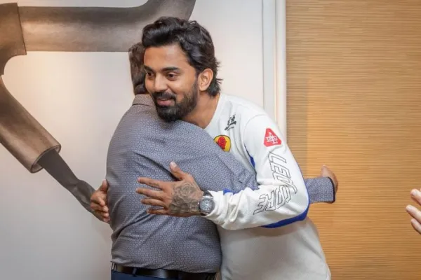 Sanjiv Goenka and KL Rahul 