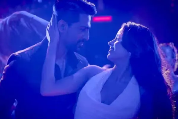 Janhvi Kapoor and Gulshan Devaiah 