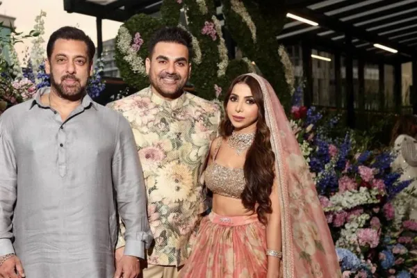 Salman Khan, Arbaaz Khan and Sshura Khan 